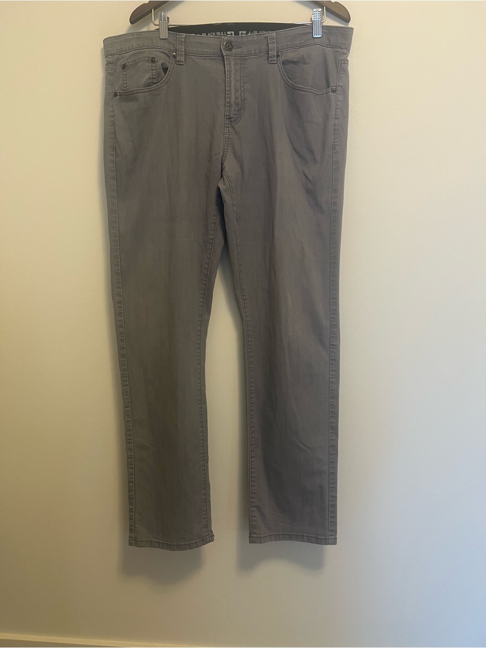 Men's Straight-Leg Jeans in Grey